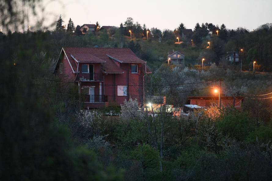Beograd: Policijski pretres vikendice Veljka Belivuka, poznatijeg kao Velja Nevolja