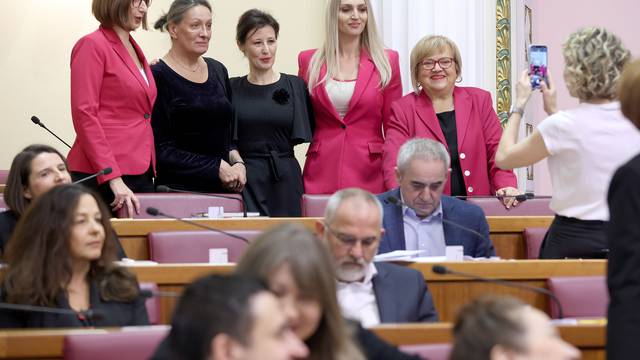 Zagreb: U Saboru pocelo glasovanje