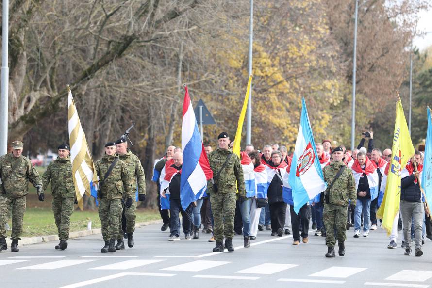 Vukovar: Križni put - kolona sjećanja za žrtve Borova