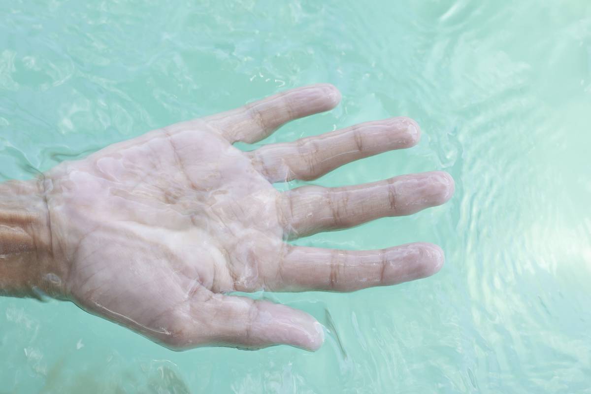 Znate li pravi razlog zašto se prsti smežuraju kada su u vodi?