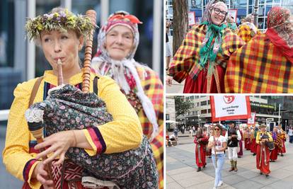 FOTO Folklorna šetnica u centru Zagreba oduševila je prolaznike