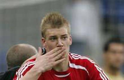Danska protiv Nizozemske ostala bez Bendtnera (22)