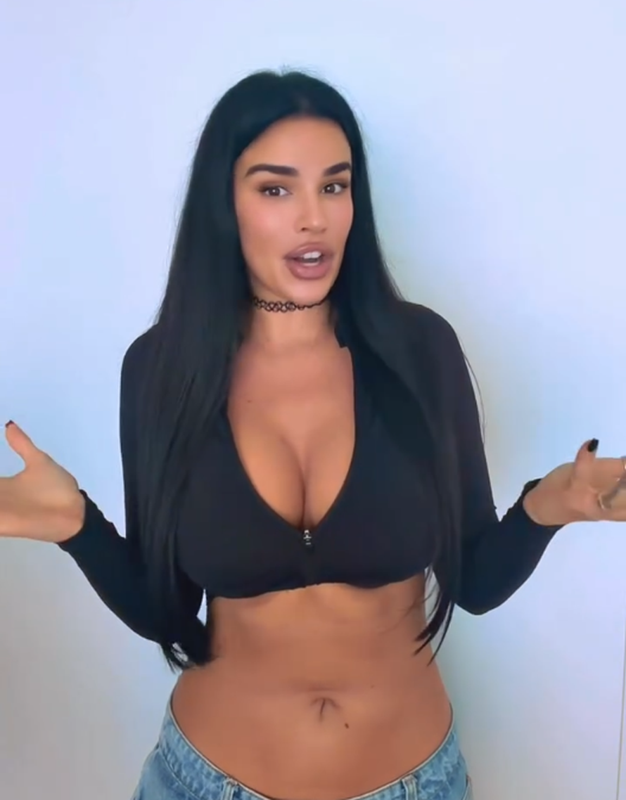 Ivana Knoll u nikad dubljem dekolteu pušta glazbu devama