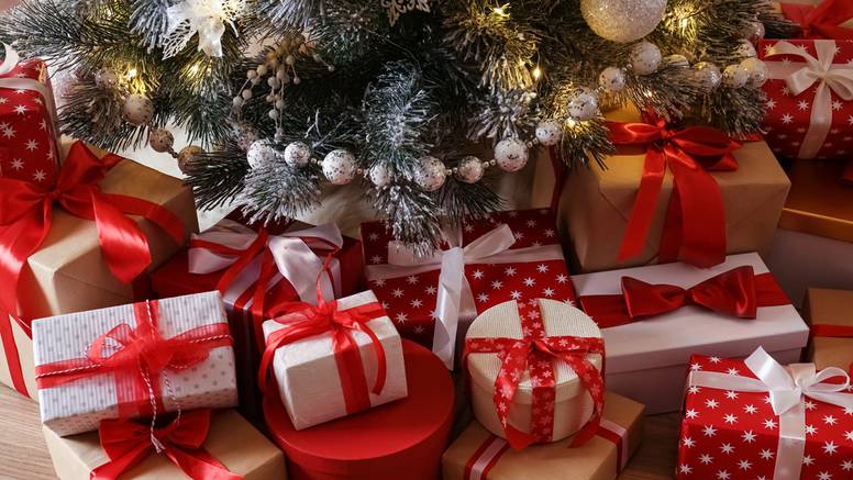 Muče vas božićni darovi? Evo nekoliko genijalnih ideja koje će oduševiti i one najzahtjevnije!