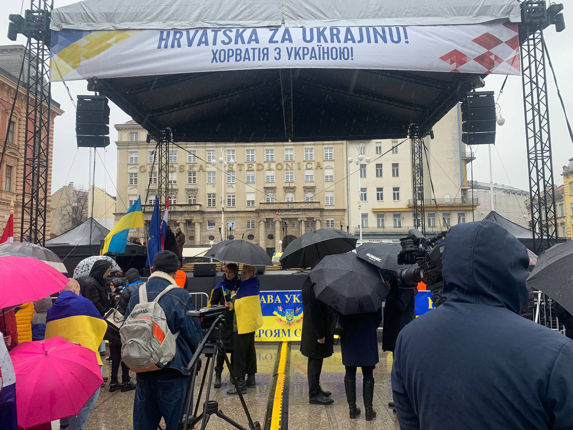 VIDEO Na Trgu bana Jelačića održan skup potpore Ukrajini