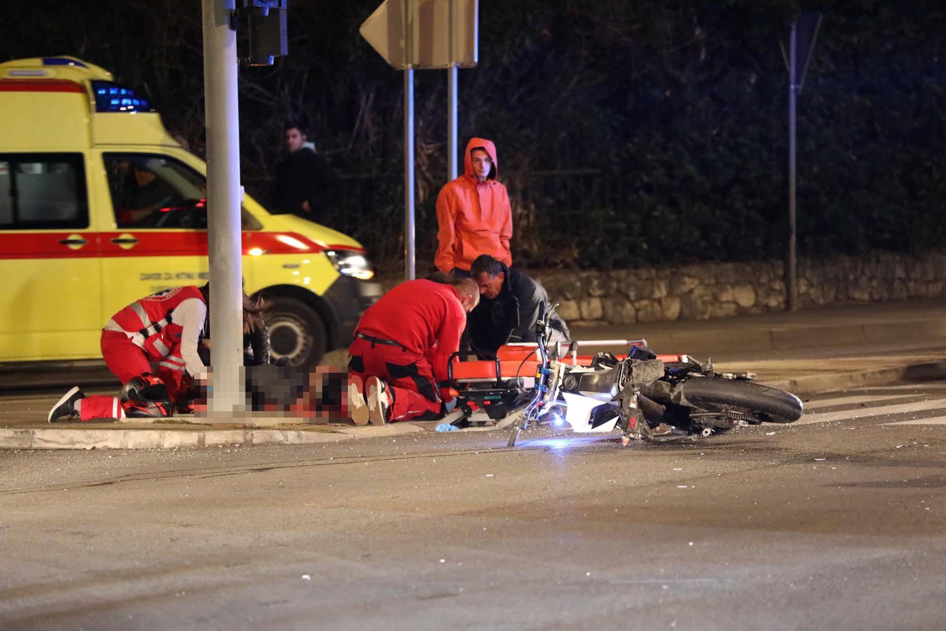 Teška nesreća u Dubrovniku: Auto je naletio na motocikl