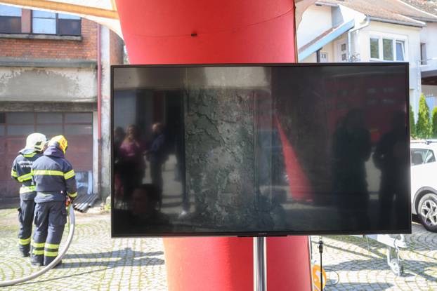 Zagreb: Demonstracija suradnje vatrogasne postrojbe i robotskog psa Unitree Go2 