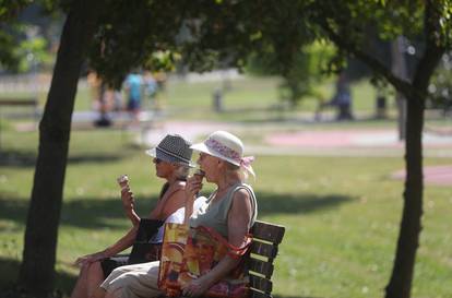 Zagreb: Vruće prijepodne na jezeru Bundek