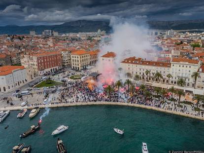 Split: Pogled iz zraka na dolazak juniora Hajduka na Rivu