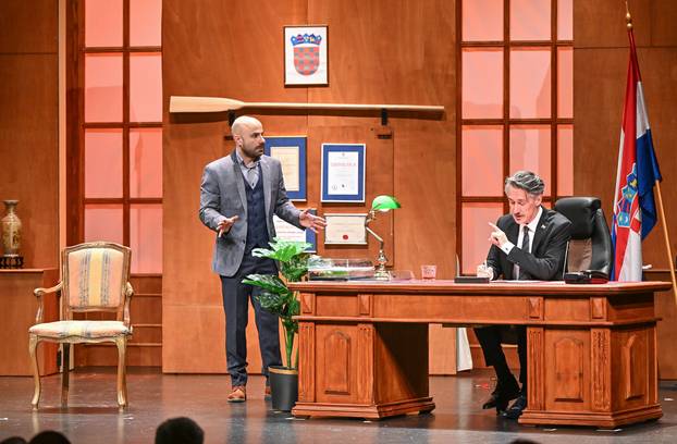 Zagreb: Ansambl kazališta Kerempuh premijerno je izveo predstavu Nenada Stazića "Pljuska"