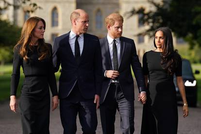 FOTO Nekad su bili nerazdvojni, a danas ni ne pričaju: William i Harry godinama se ignoriraju...