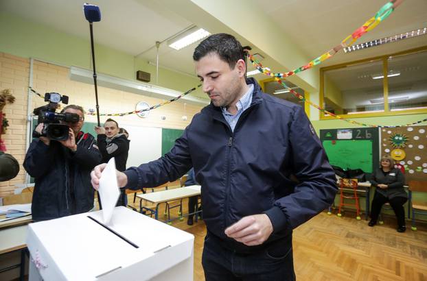 Zagreb: Davor Bernardić glasovao na predsjedničkim izborima