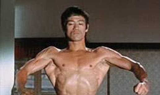 Šaban Bajramović svira, a Bruce Lee tuče protivnike