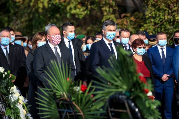 Andrej Plenković na komemoraciji za civilne žrtve u Baćinu