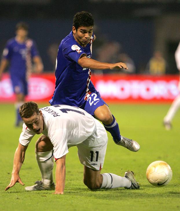 ARHIVA - 2006. Zagreb: Vatreni i "maksimirska krtica" srušili su Englesku 