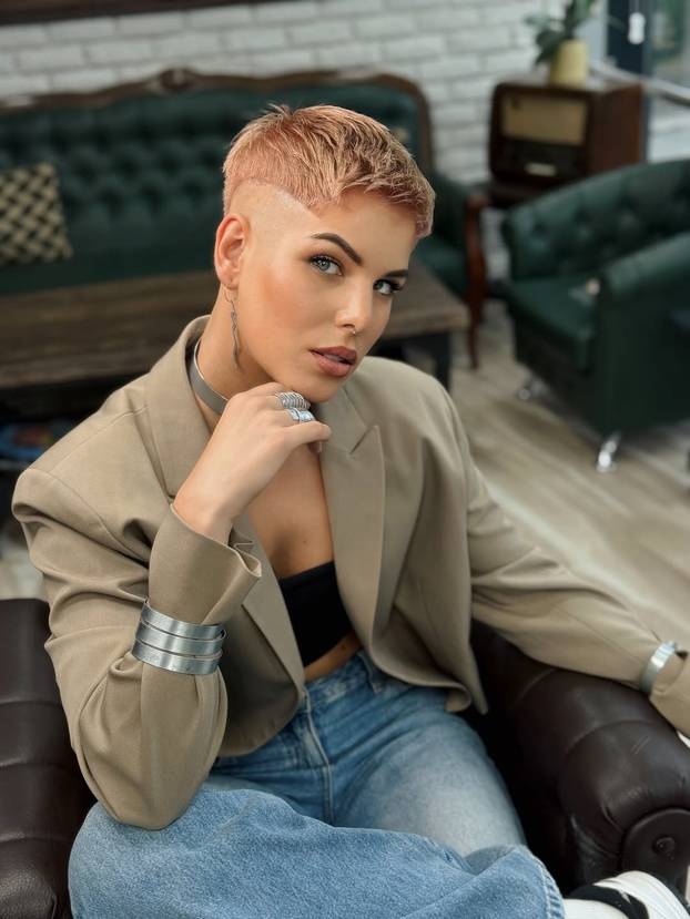 FOTO Maida ponovno šokirala! Pogledajte kakvu frizuru ima