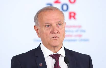 Bošnjakoviću ostaje imunitet
