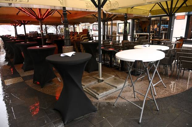 Zagreb: Pripreme ugostitelja u centru grada povodom Badnjaka