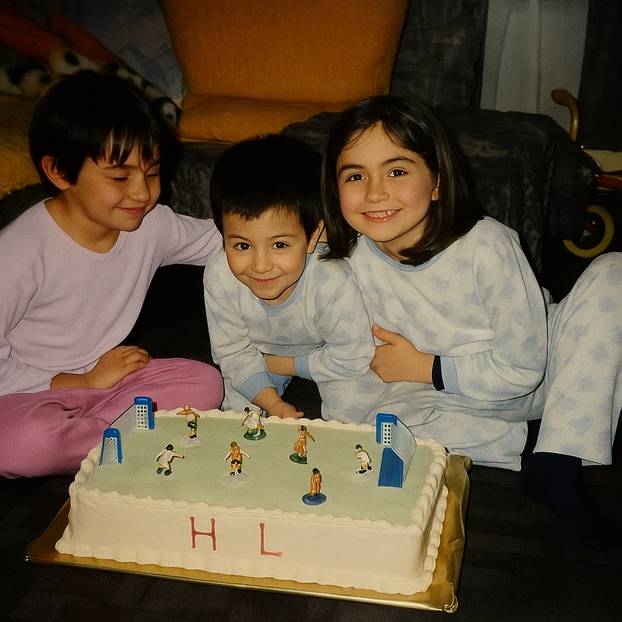 FOTO Prepoznajete ga? Plakao je kao kiša na prvom treningu. Danas je nogometni rekorder