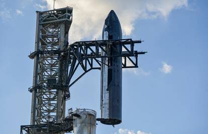 SpaceX bi mogao ostati bez milijardi od misija na Mjesec? 'Ne želimo čekati jednu firmu'