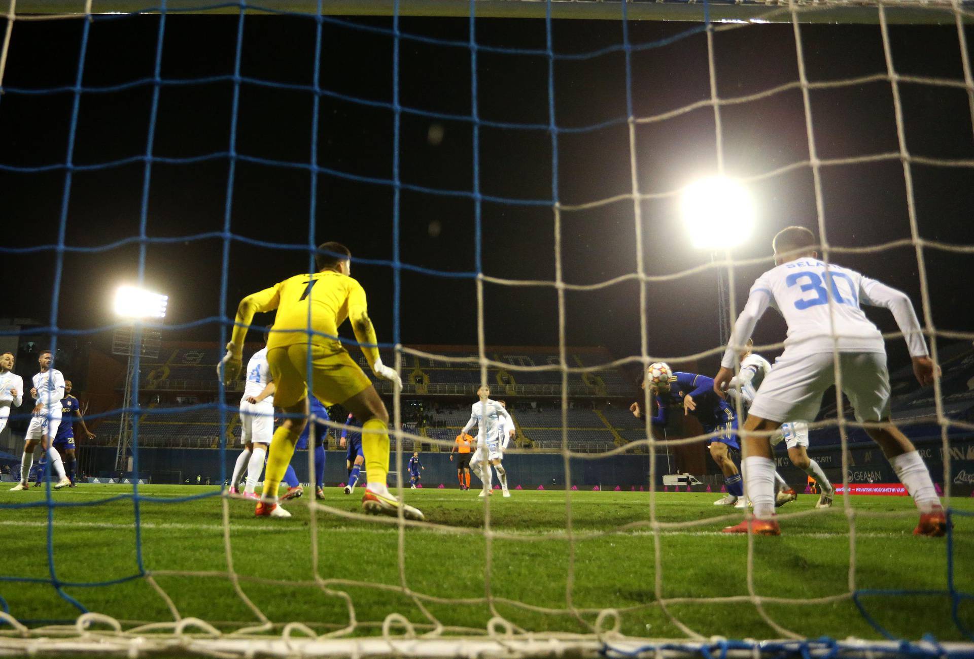 Dinamo i Rijeka sastali se u četvrtfinalu hrvatskog nogometnog kupa