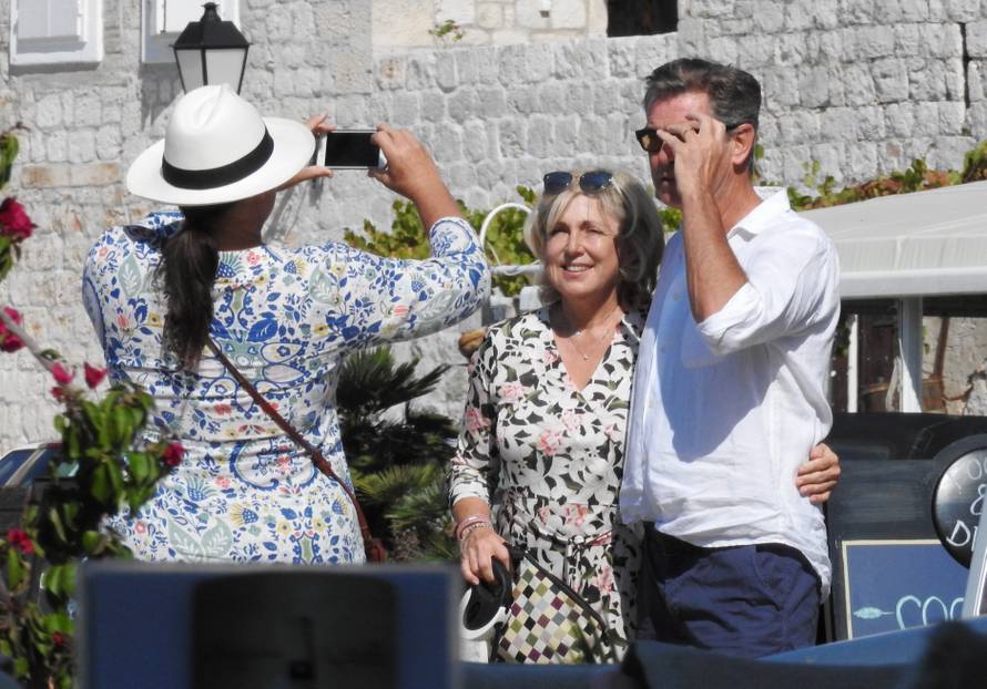 Na Visu je i 'Dr. Who': Zvijezde uživaju na suncu s bližnjima