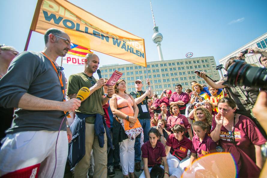 Human tower in Berlin