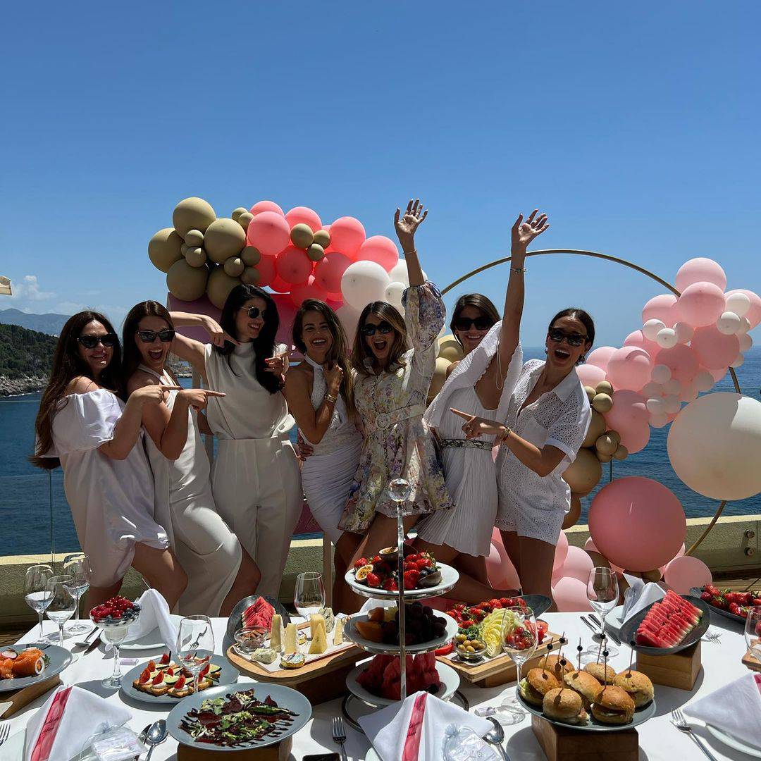 Adriana Ćaleta-Car objavila fotke s luksuzne djevojačke: 'Sve emocije su tu! Volim vas!'