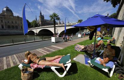 Pariz: Na obali Seine niknule palme i pješčana plaža