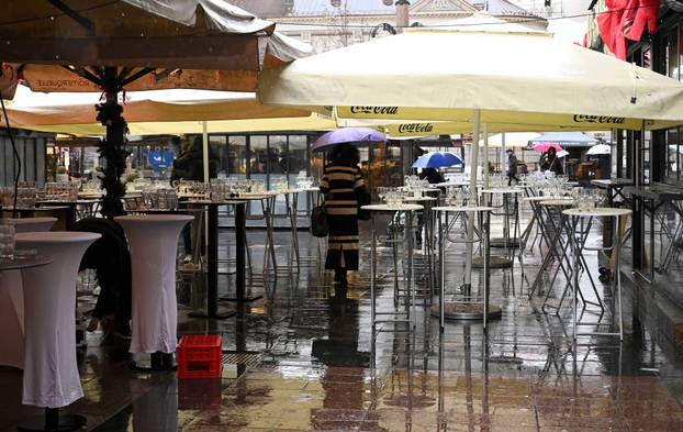 Zagreb: Pripreme ugostitelja u centru grada povodom Badnjaka