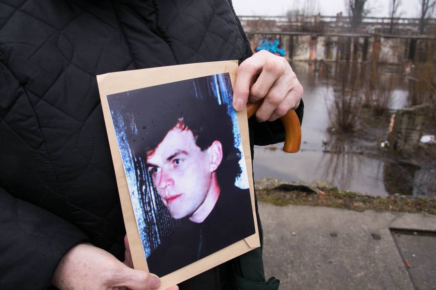 "Znam gdje je moj sin ubijen, rekli su mi: Tu je Miro ležao..."