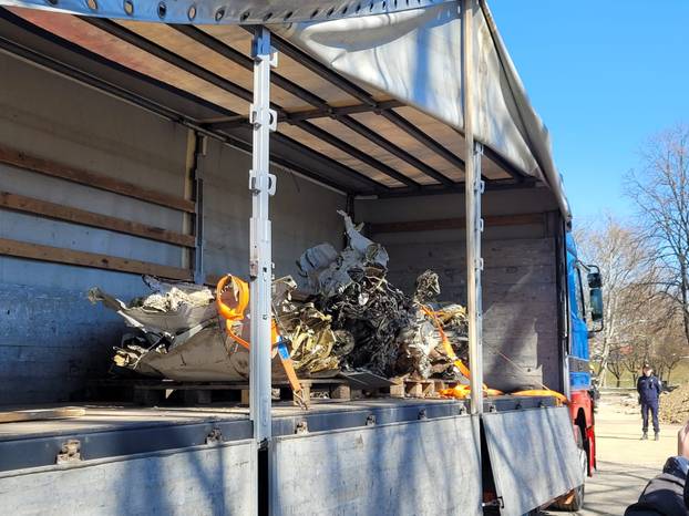 FOTO Dron od šest tona preletio kroz dvije zemlje NATO-a pa se srušio u Zagrebu. Vlasti još šute
