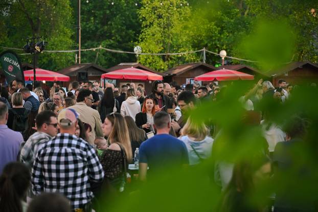 Zagreb: PLACe Market na Kvatriću okupio velik broj posjetitelja