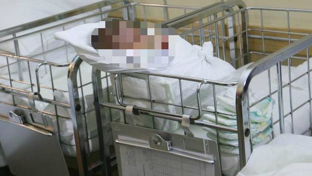 Užas u bolnici:  'Sin mi je umro, a krivac je bezobrazni liječnik'