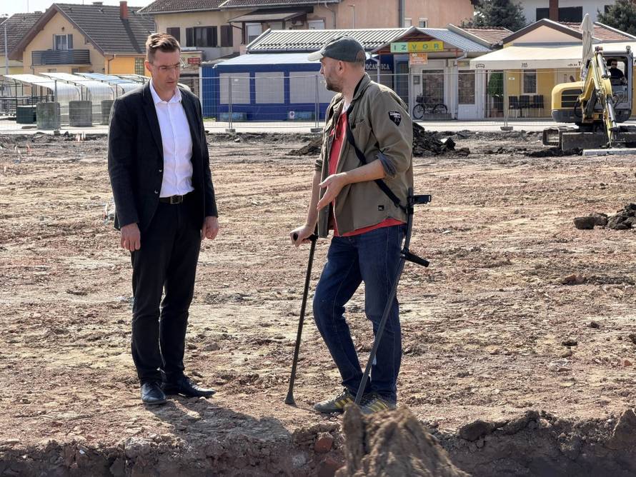 Na budućoj tržnici u Vinkovcima otkrivena 22 rimska groba