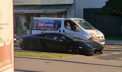FOTO Batmobile plijenio pažnju na zagrebačkim ulicama: 'Svi su ga oduševljeno fotografirali'