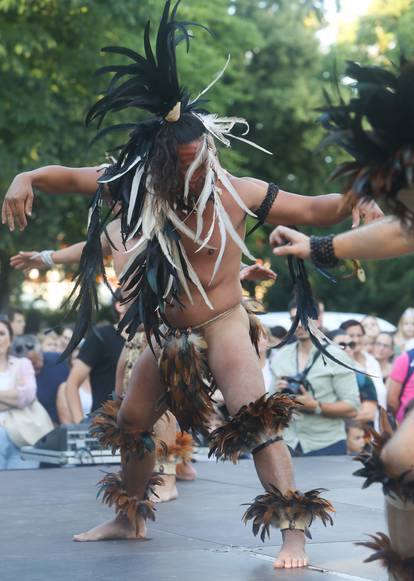 FOTO Folkloraši zauzeli Karlovac