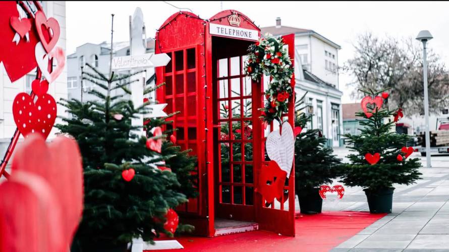 Svi fotkaju Love Park: Mladi Virovitičani pomogli urediti gradski park za Valentinovo