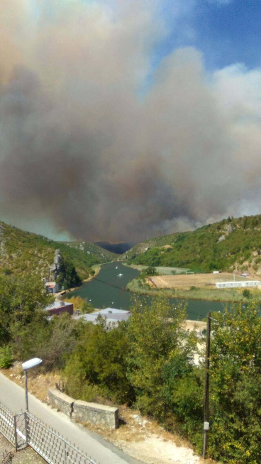 'Obranili smo kuće. Situacija je puno bolja, vjetar je oslabio...'