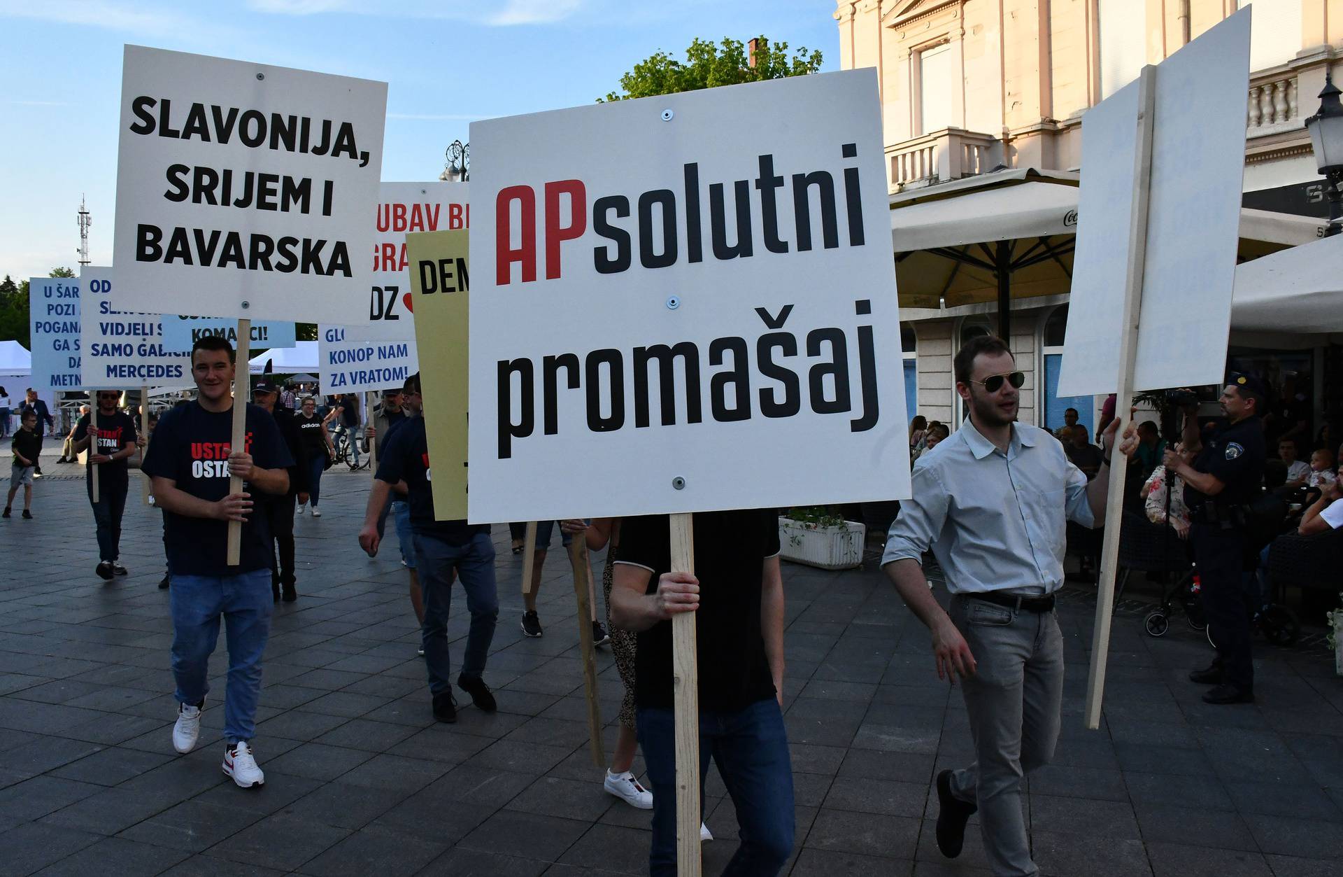 Slavonski Brod: Veliki skup Domovinskog pokreta pod nazivom "Ustani i ostani"