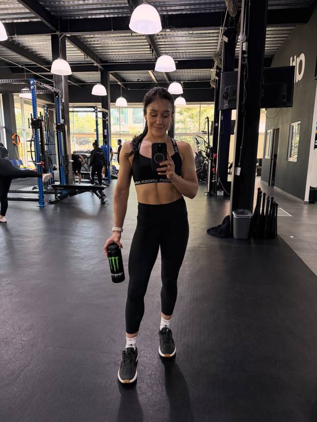 JEZIVE SCENE U UFC-u: Borkinja izgubila svijest nakon brutalnog nokauta! Pobjednica se molila