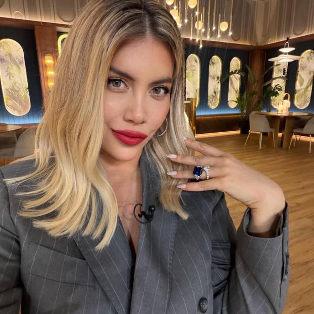 FOTO Godina nova, a Wanda po starom. Tange, bujni dekolte i novi partner: 'Prava ljubav...'