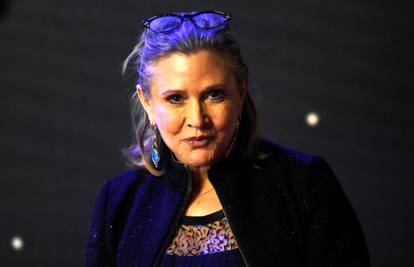 Carrie Fisher je na aparatima, a uz nju je stalno i njezin psić