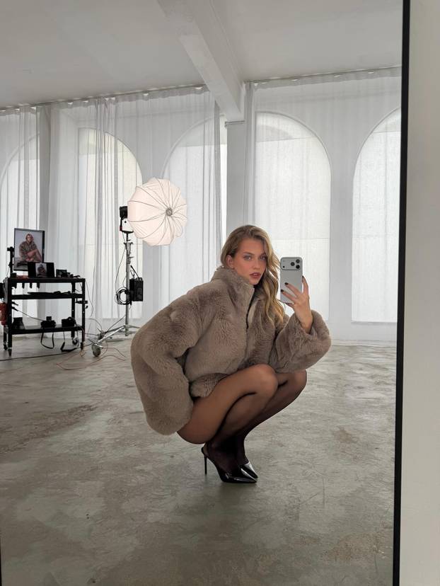 FOTO Ljubila je nogometnu i F1 zvijezdu, sad je slobodna kao ptica i pali pratitelje u bikiniju