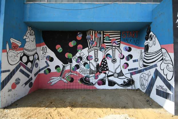 Bjelovar: Murali na pročelju sportske dvorane Srednje škole