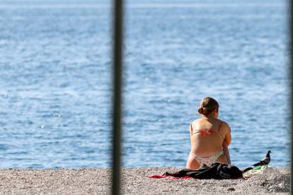 FOTO Pohrlili na plaže u Zadru i Omišu, govore: 'Vratilo se ljeto'