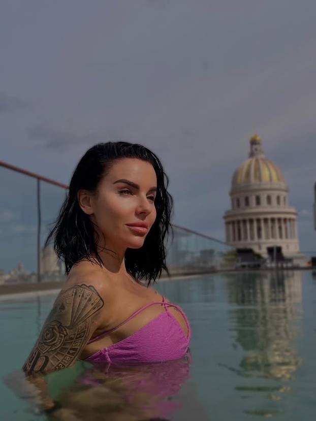 FOTO Nekad su se ljubile pred cijelim svijetom: Evo kako sad izgledaju djevojke iz  t.A.T.u.