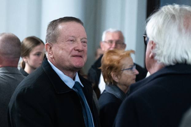 Zagreb: Dolazak poznatih na premijeru baleta Trnoružica