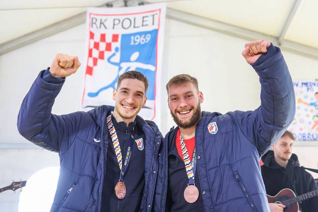 Do?ek bron?anih rukometaša Raužana i Kuzmanovi?a u Brckovljanima