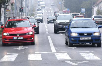 Vozači, oprezno! Od ponedjeljka morate uključiti i dnevna svjetla